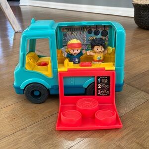 Fisher-Price Little People Serve It Up Food Truck Musical Vehicle with 2 Figures